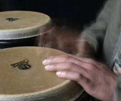 Bei einem der Versuche sollten die Testpersonen auf einer Trommel den exakten Sc