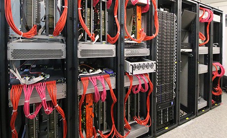 Das neuartige Computersystem BrainScaleS am Kirchhoff-Institut f�r Physik.