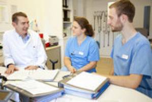 Im Team erfolgreich: MHH-Kinderonkologe entwickelt Empfehlungen zur Fr�herkennung mit