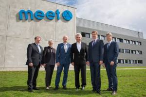 Technologietransfer im Fokus: NRW-Wirtschaftsminister besucht MEET: Minister Andreas Pinkwart informiert sich �ber Austausch zwischen Batterieforschung und Praxis