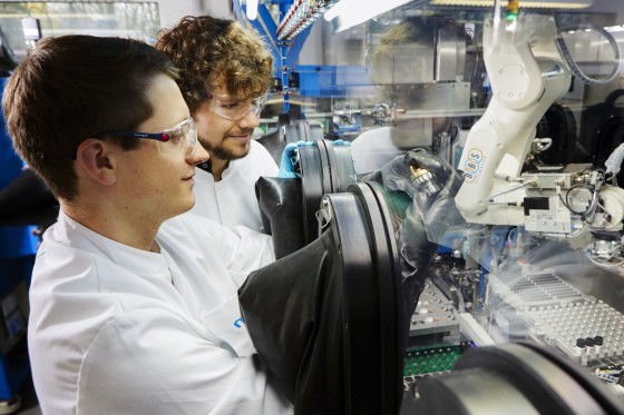 Am MEET arbeitet ein internationales Team von rund 140 Wissenschaftlerinnen und 