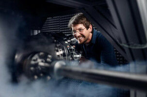 Wie sich magnetische Nanoknoten l�sen