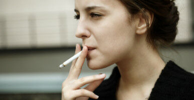 Smoking promotes development of severe pulmonary hypertension