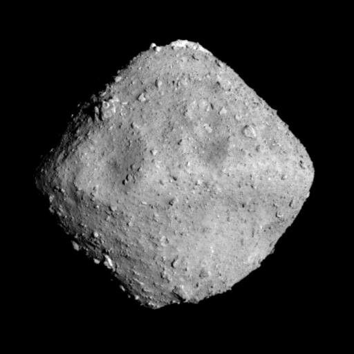 Doppelpyramide im All: Der erdnahe Asteroid Ryugu ist offenbar weit drau�en im S