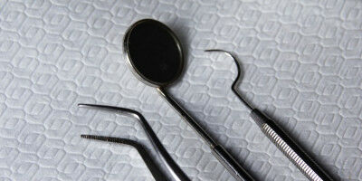 Gewalt erkennen und handeln: Medizinerin untersuchte Bedeutung von Zahnärzten für die Erkennung von häuslicher Gewalt