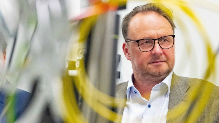 Andreas Marx during a visit to the Abbe Center of Photonics at the University of
