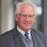 Dr. Josef Lange steht dem Hochschulrat der MHH vor