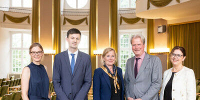 Ehrendoktorw�rde f�r Evelyn Finger und Reinhard Bingener