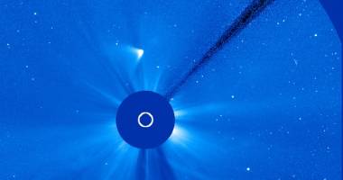 Ein Schweif fliegt weiter