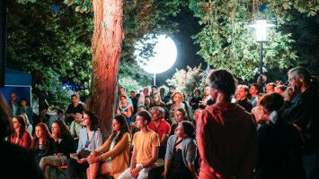 Ein Uni-Sommerfest im klassischen Gewand