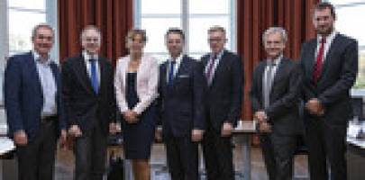 Erfolge bei den Exzellenzclustern �ffnen T�r zum Exzellenzverbund