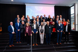 Erste Absolventinnen und Absolventen der Promotionszentren der bayerischen Hochschulen f�r angewandte Wissenschaften geehrt