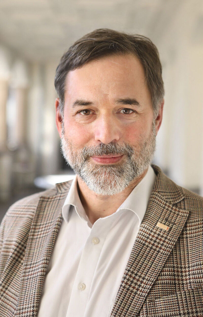 Medien - PD Rolf Frankenberger ist einer der beiden Gewinner des Preises für Wissenschaftskommunikation der Universität Tübingen. Medien