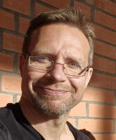 Growing Trees Amid Lettuces to Protect the Climate