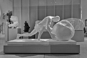 Heimlich platzierte zeitgenössische Plastik im Rittersaal: 'Sisyphos' von Matthias Kunisch enthüllt