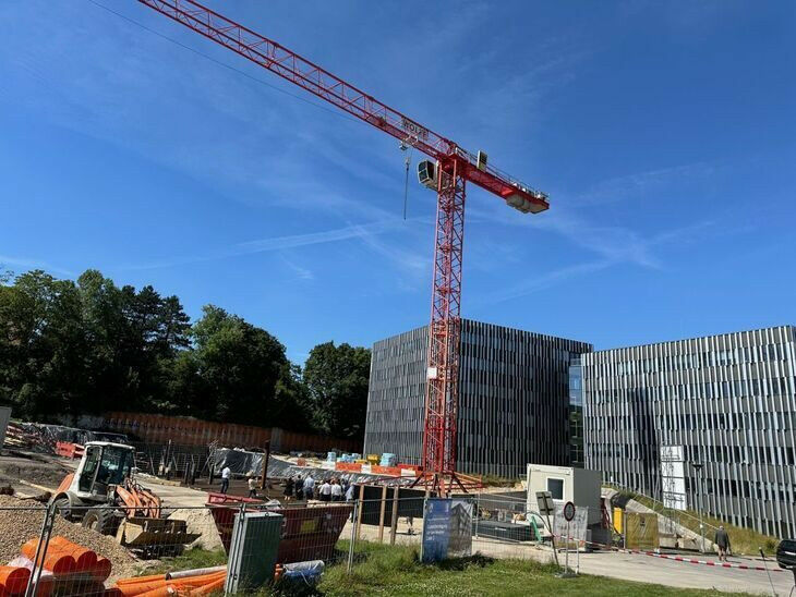 Kran auf einer Baustelle