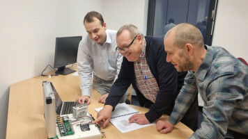 Ilmenau Take-Home Lab Kit Goes Down Under