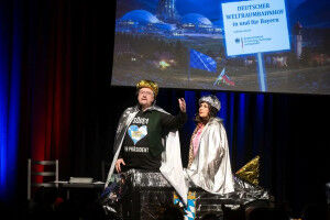  Jeckcellence  Unleashed : Forschologicum packed full of punchlines and parodies