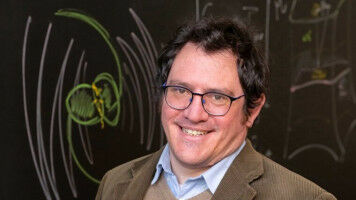 Kollidierende Neutronensterne und was von ihnen bleibt