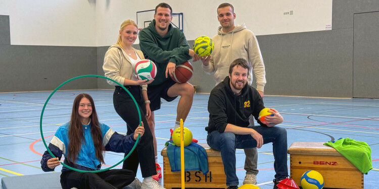 Lisa Sch�pers, Celina Giese, Robin Rautenstrauch, Marius Strunk (sitzend) und Ma