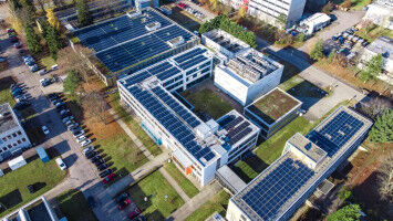 Mehr Solarstrom f�r Forschung am KIT