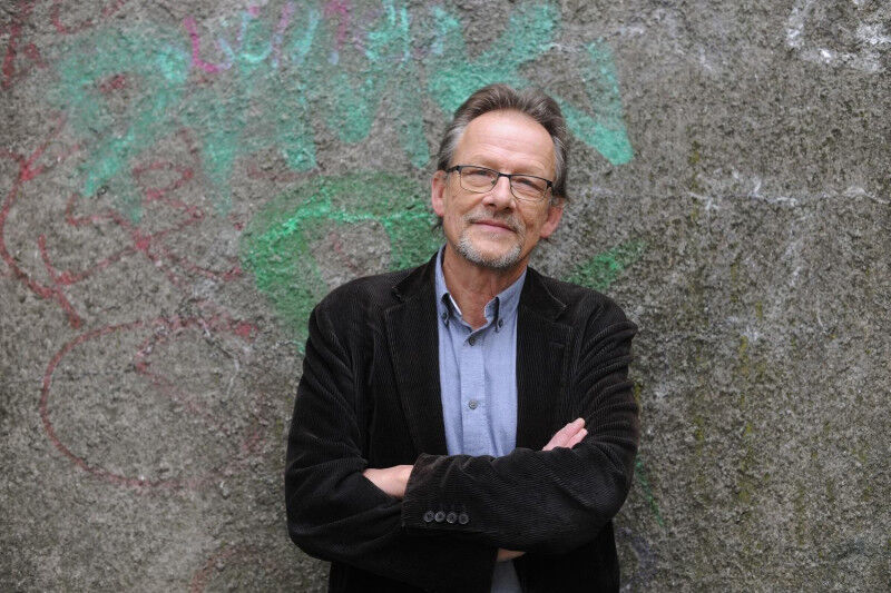 Der Autor und Biologe Berndhard Kegel hält die Haberlandt-Vorlesung 2025 an der