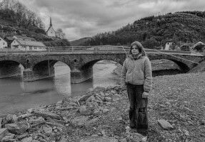 'RückBlende' - die Flutkatastrophe im Ahrtal: Fotoausstellung in der Universitätsbibliothek Ilmenau