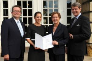 RWT�V-Stiftung f�rdert erste Juniorprofessur f�r IT-Recht