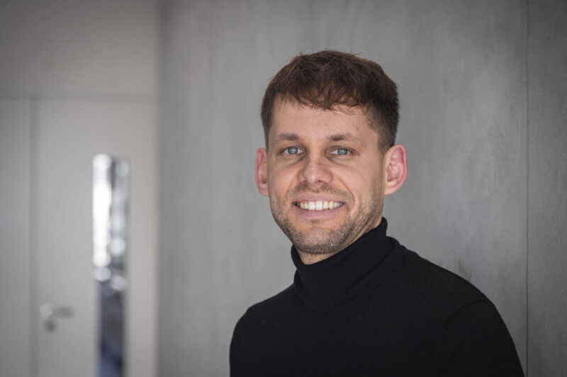 Der Chemiker Franz-Lucas Haut wird im Emmy Noether-Programm der DFG gefördert B