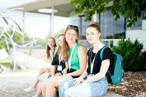 Summer University: Schoolgirls become students at the TU Ilmenau