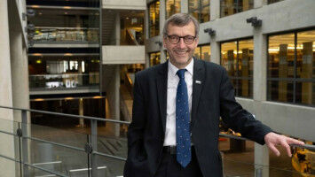 Uni-Präsident Walter Rosenthal ist 'Hochschulmanager des Jahres 2022'