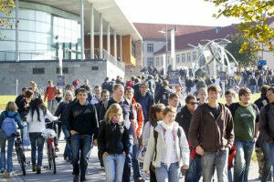 Voluntary year at TU Ilmenau: out of school and into science