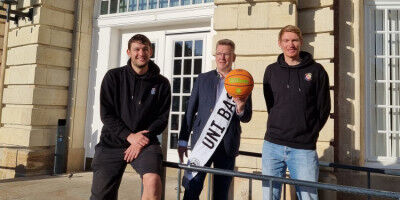 Vor dem Saisonstart: Universit�t st�rkt den Baskets den R�cken