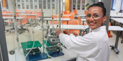 Wenn die Chemie stimmt: Serie 'Mein Studi-Job an der Uni M�nster'